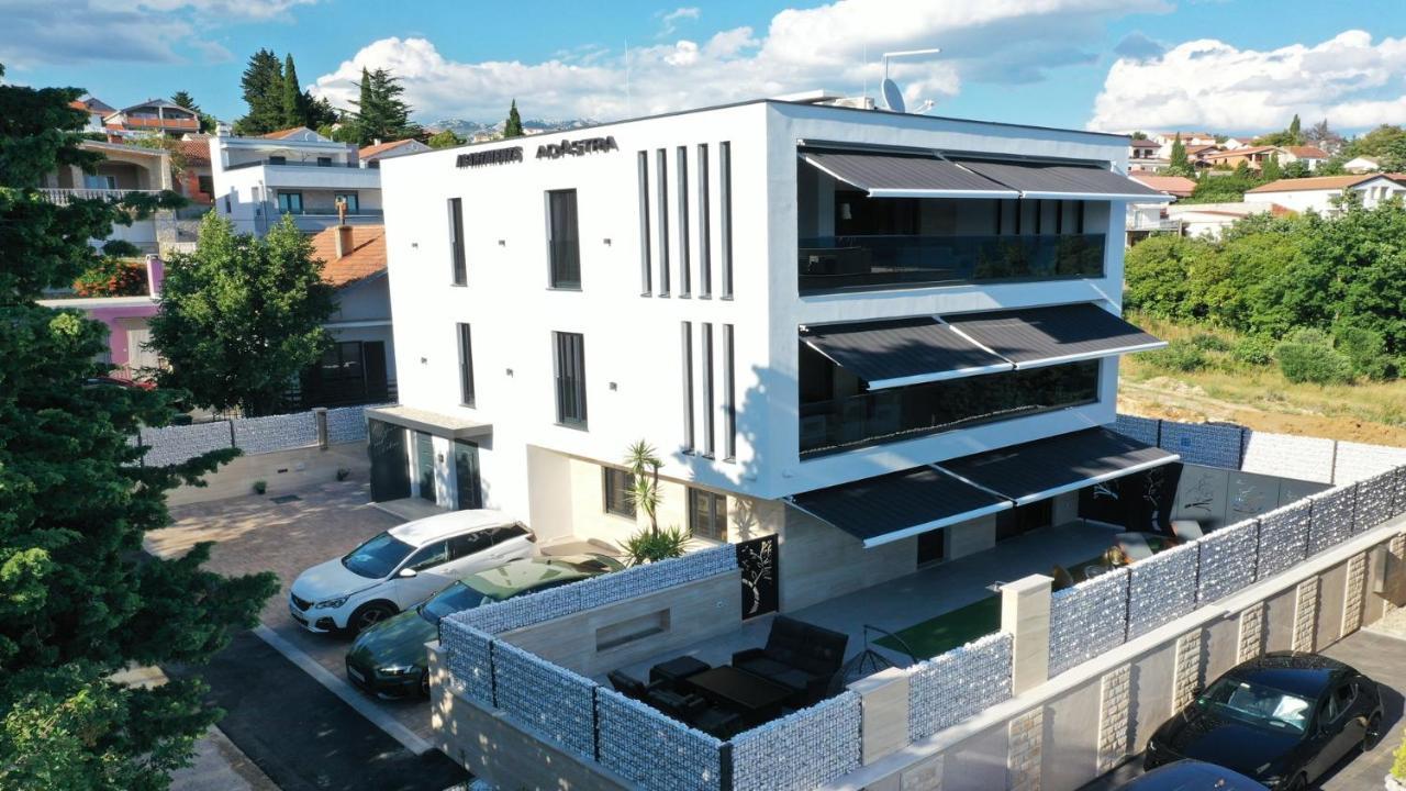 Adastra Apartments Maslenica Exteriör bild