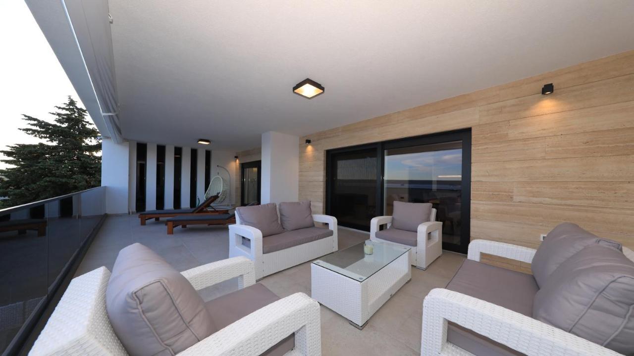 Adastra Apartments Maslenica Exteriör bild